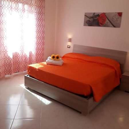 Il Girasole Apartment บอซา ภายนอก รูปภาพ