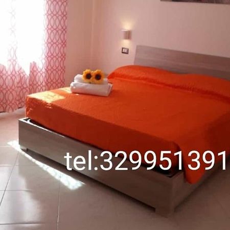 Il Girasole Apartment บอซา ภายนอก รูปภาพ