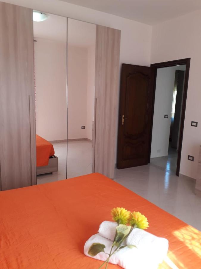 Il Girasole Apartment บอซา ภายนอก รูปภาพ