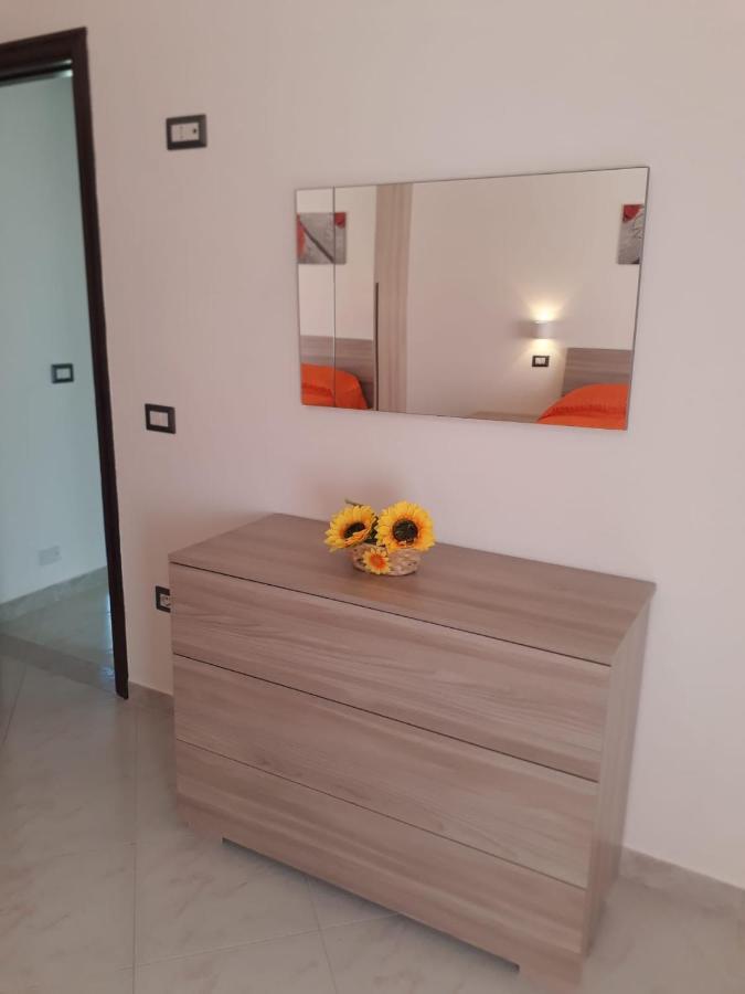 Il Girasole Apartment บอซา ภายนอก รูปภาพ
