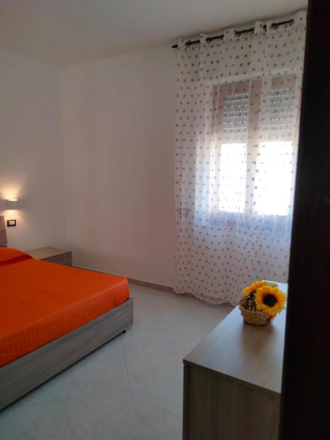Il Girasole Apartment บอซา ภายนอก รูปภาพ