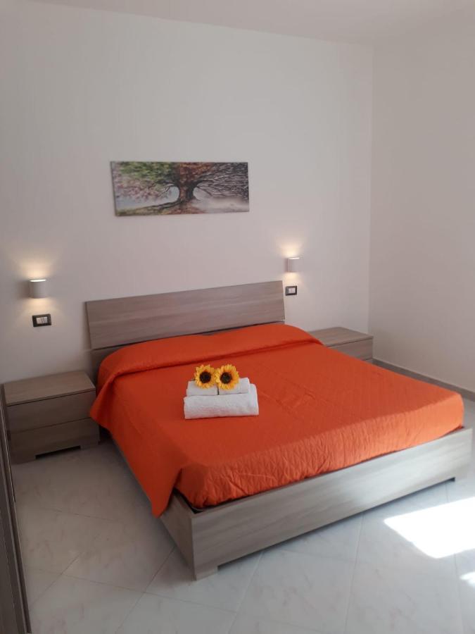 Il Girasole Apartment บอซา ภายนอก รูปภาพ