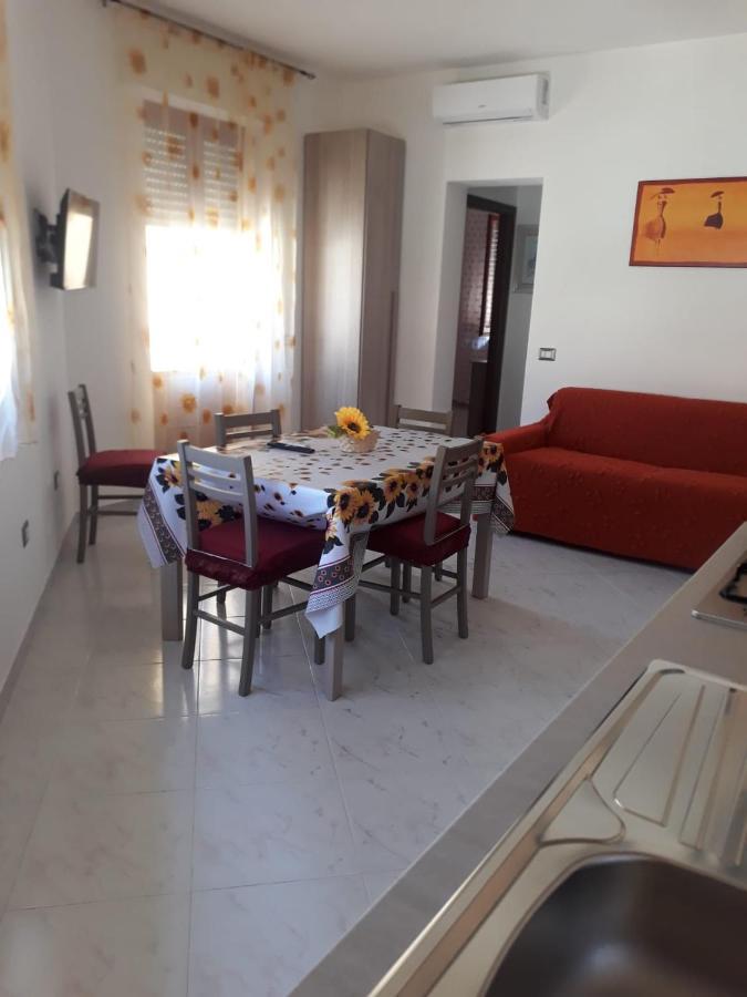 Il Girasole Apartment บอซา ภายนอก รูปภาพ