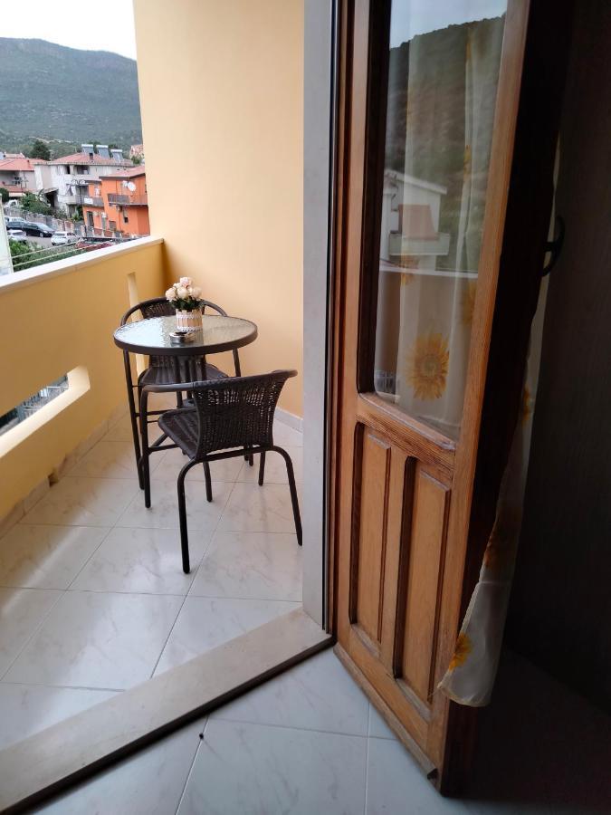 Il Girasole Apartment บอซา ภายนอก รูปภาพ